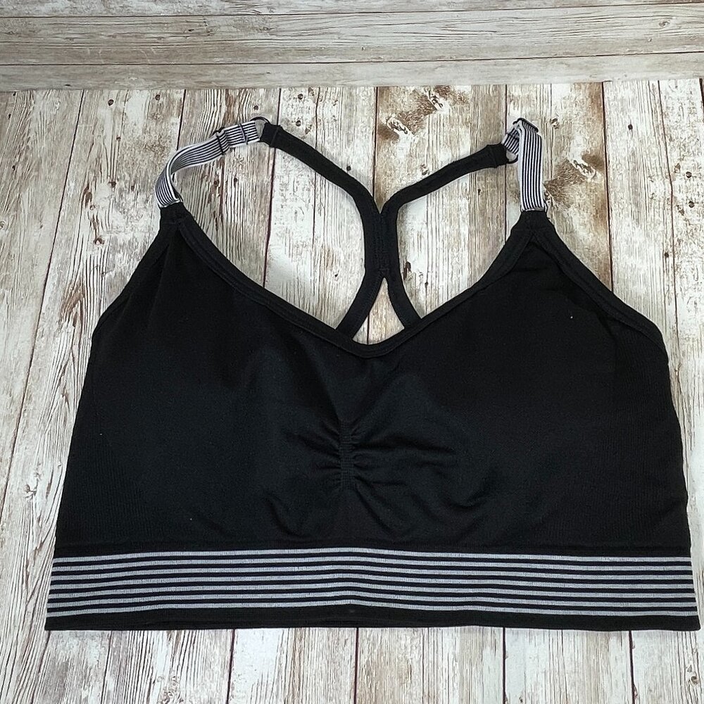 VICTORIA SPORT Women's M Black White Racerback Wireless Lined Pads Sports Bra